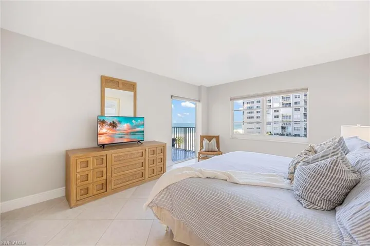 3443  Gulf Shore N BLVD, Naples, FL 34103
