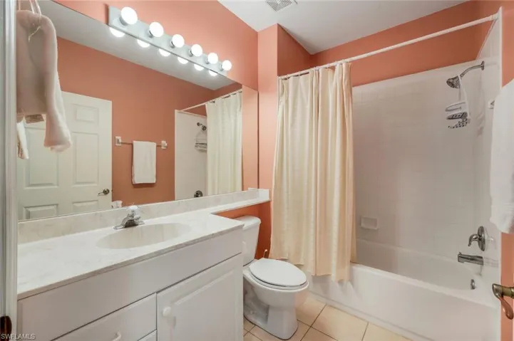 6025 Pinnacle LN # 602, NAPLES FL 34110