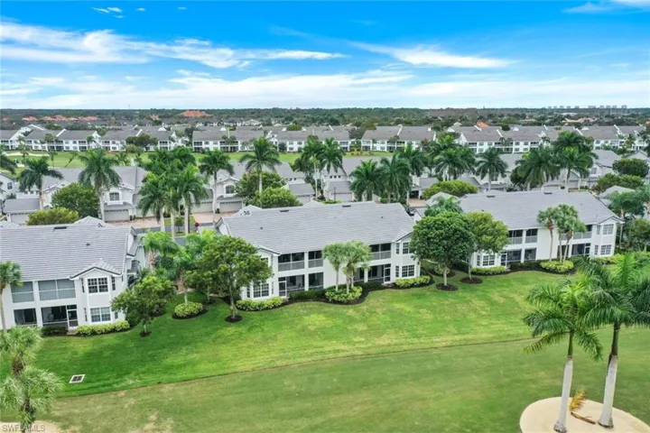 6025 Pinnacle LN # 602, NAPLES FL 34110