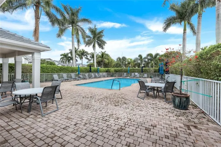 6025 Pinnacle LN # 602, NAPLES FL 34110