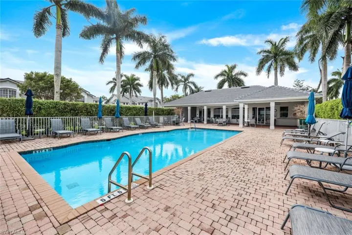 6025 Pinnacle LN # 602, NAPLES FL 34110