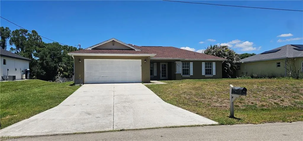 815  Porter E ST, Lehigh Acres, FL 33974