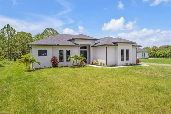 791 14th St Ne, Naples, Florida 34120