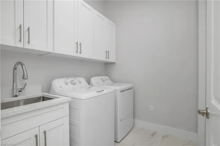 791 14th St Ne, Naples, Florida 34120