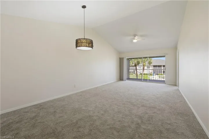 600  Squire  CIR, Naples, FL 34104