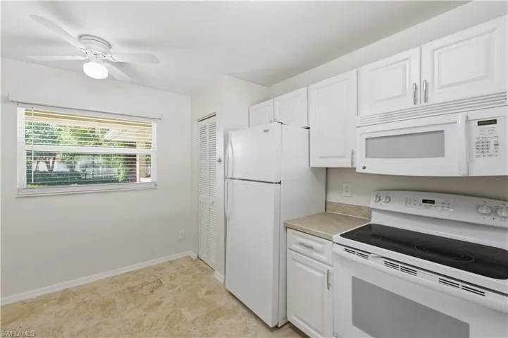 600  Squire  CIR, Naples, FL 34104