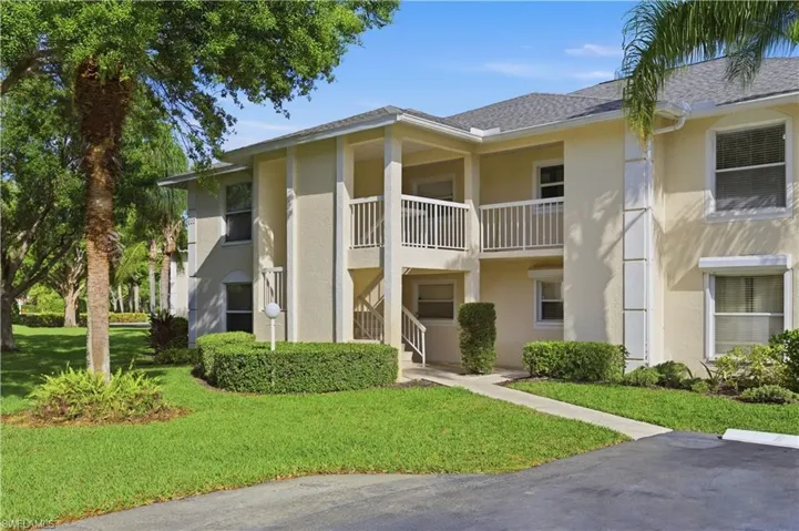 600  Squire  CIR, Naples, FL 34104