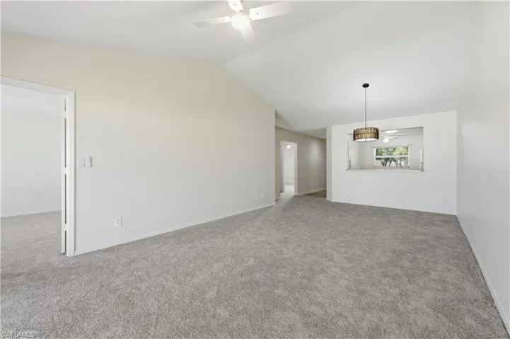 600  Squire  CIR, Naples, FL 34104