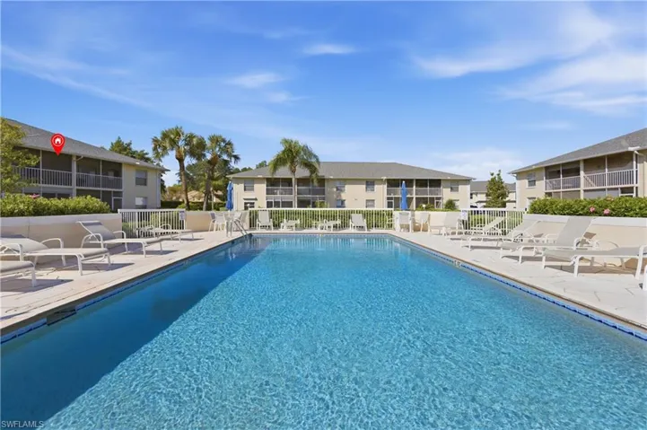 600  Squire  CIR, Naples, FL 34104