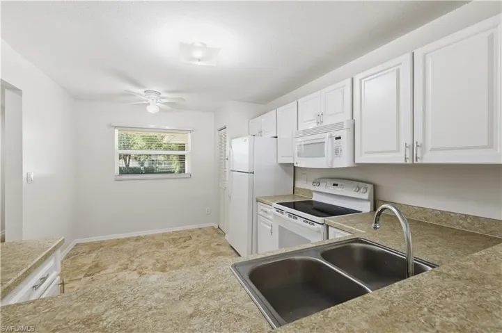 600  Squire  CIR, Naples, FL 34104