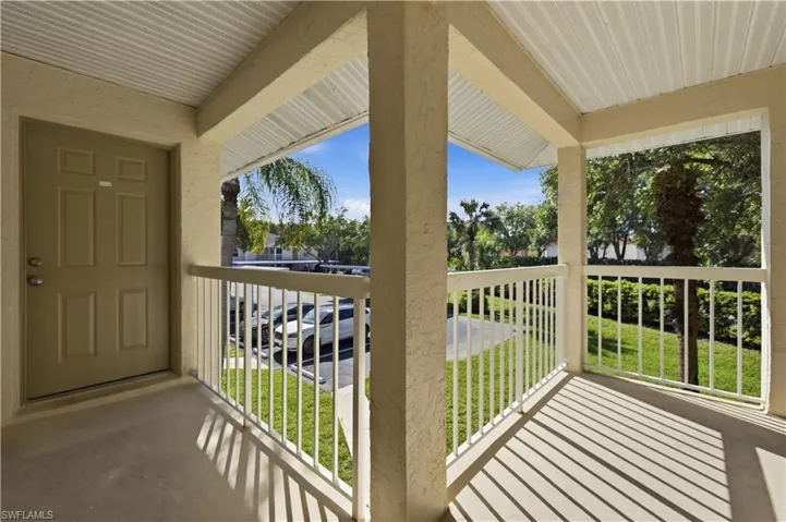 600  Squire  CIR, Naples, FL 34104