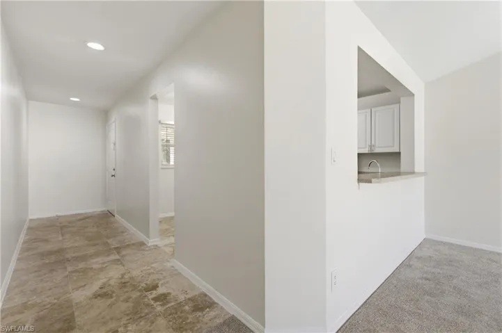 600  Squire  CIR, Naples, FL 34104