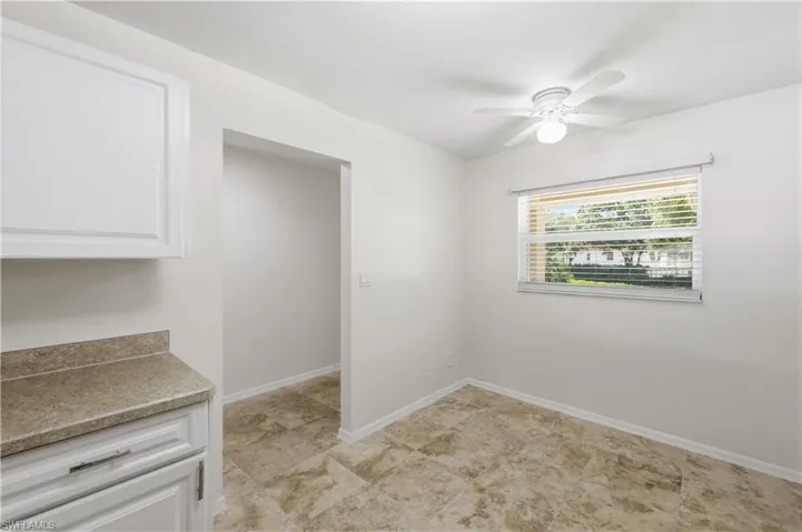 600  Squire  CIR, Naples, FL 34104