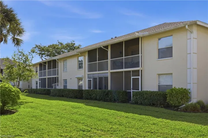 600  Squire  CIR, Naples, FL 34104