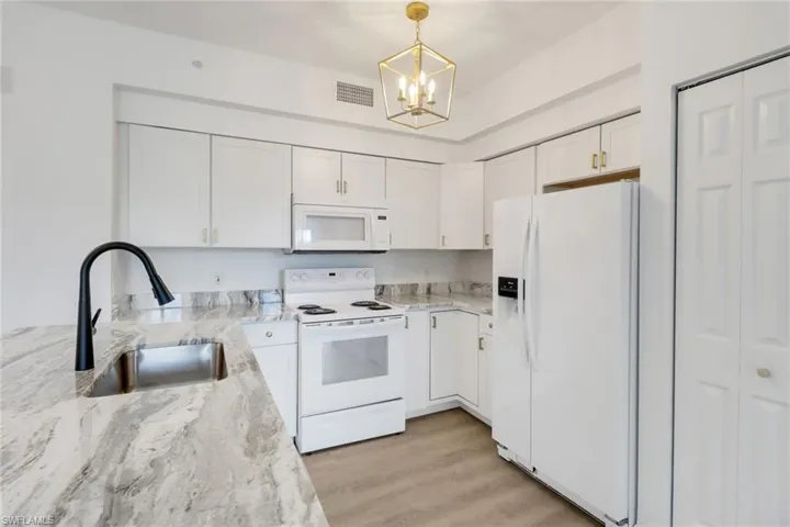 1190  Reserve  WAY, Naples, FL 34105
