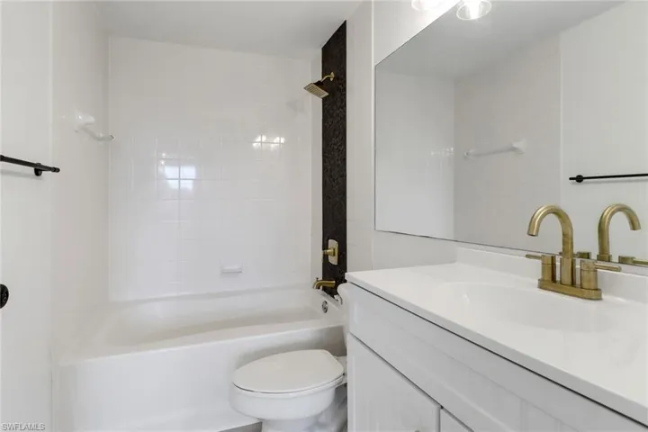 1190  Reserve  WAY, Naples, FL 34105