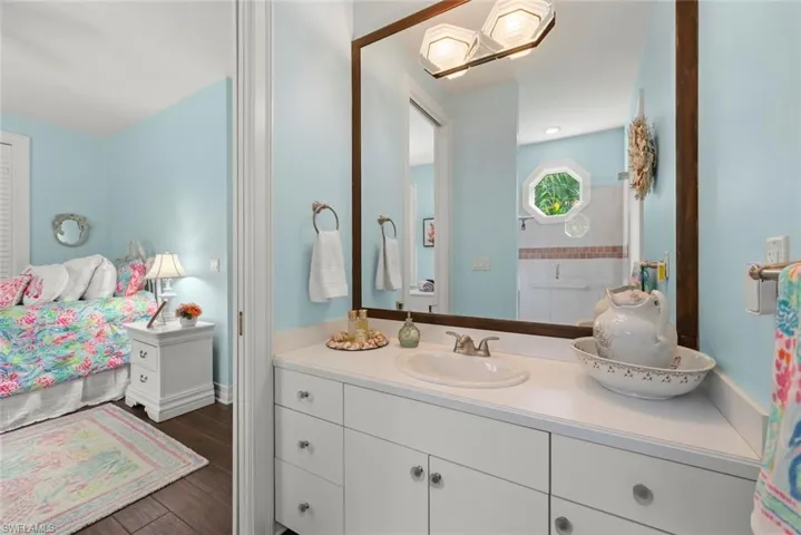 2548 Wulfert Rd, Sanibel, Florida 33957