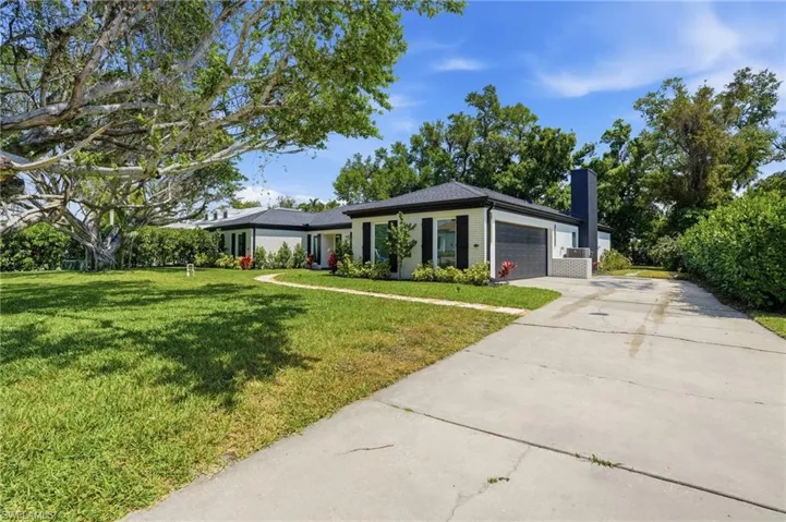3931 W Riverside Dr, Fort Myers, Florida 33901