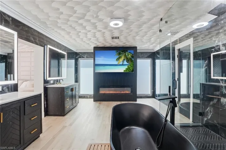 3931 W Riverside Dr, Fort Myers, Florida 33901