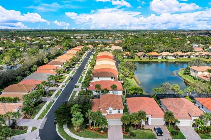 16165 Parque LN, NAPLES FL 34110