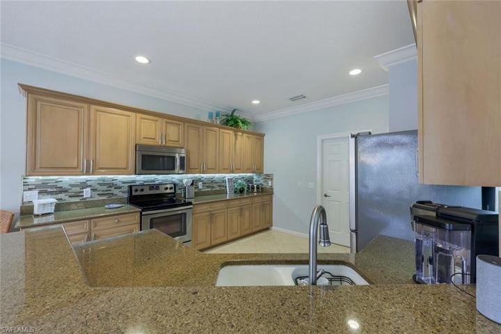 16165 Parque LN, NAPLES FL 34110