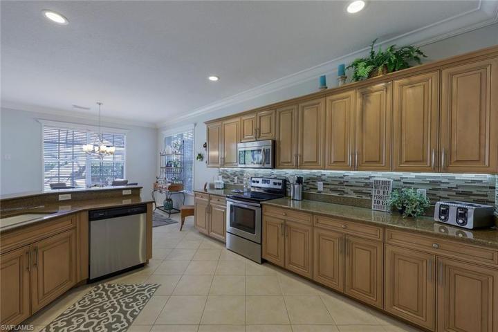 16165 Parque LN, NAPLES FL 34110