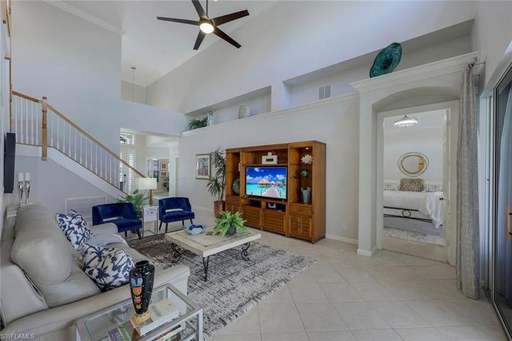 16165 Parque LN, NAPLES FL 34110