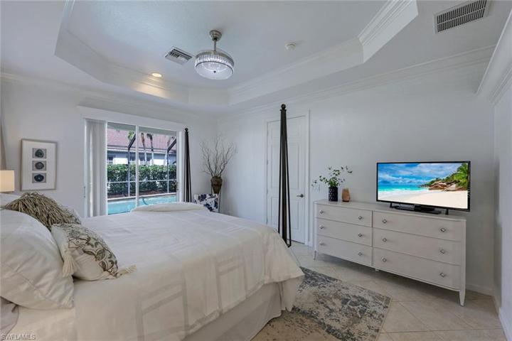 16165 Parque LN, NAPLES FL 34110