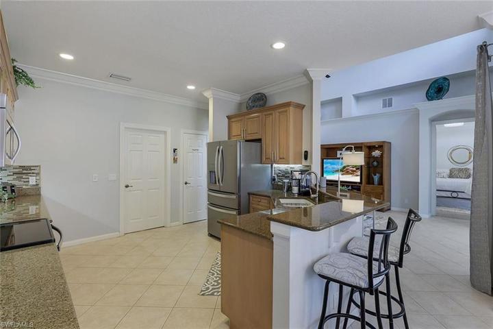 16165 Parque LN, NAPLES FL 34110