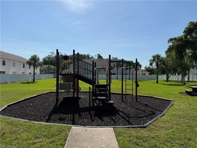 3009 Palmetto Oak Dr 103, Fort Myers, Florida 33916