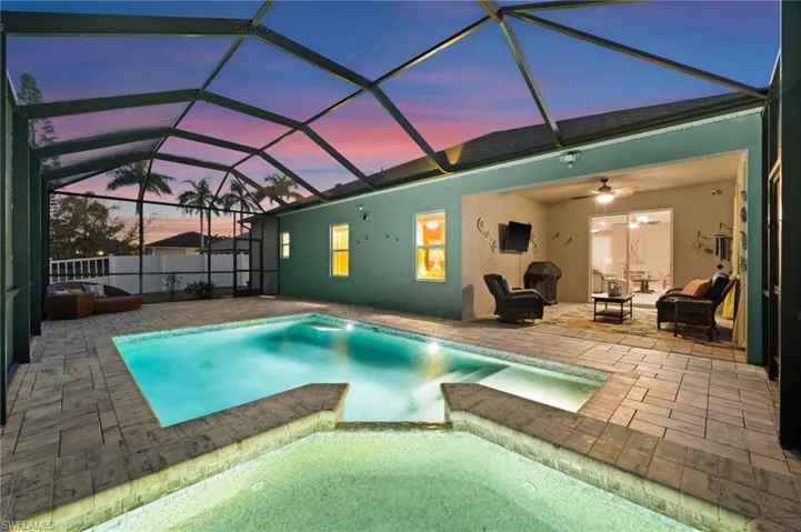 Take a dip in the spa in the evening