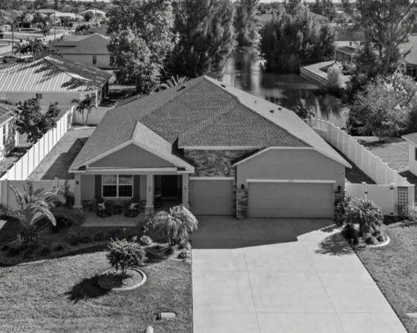 Wecome to 2213 SW 7th Place !