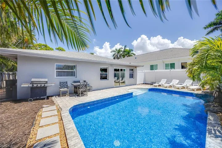 736 94th Ave N, Naples, Florida 34108