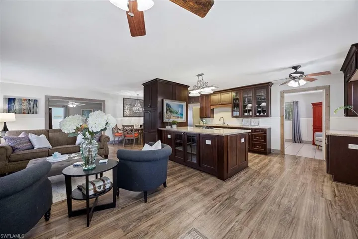 736 94th Ave N, Naples, Florida 34108
