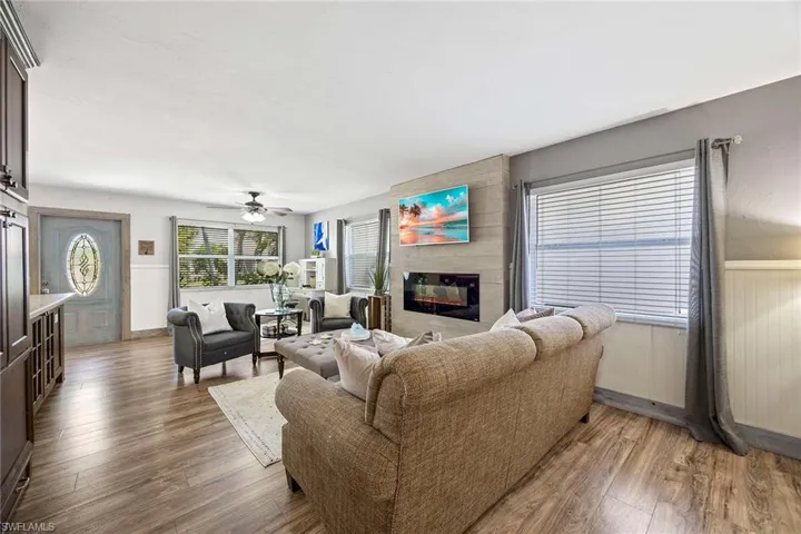 736 94th Ave N, Naples, Florida 34108