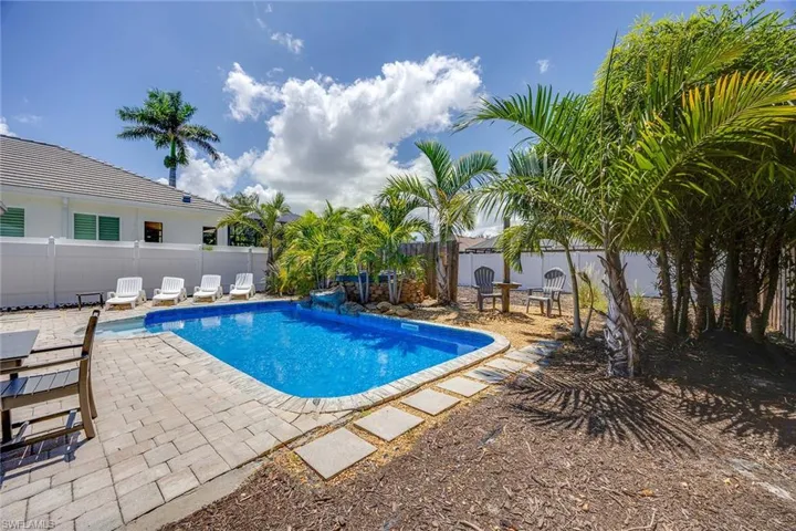 736 94th Ave N, Naples, Florida 34108