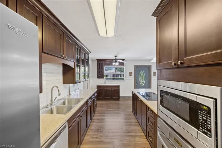736 94th Ave N, Naples, Florida 34108