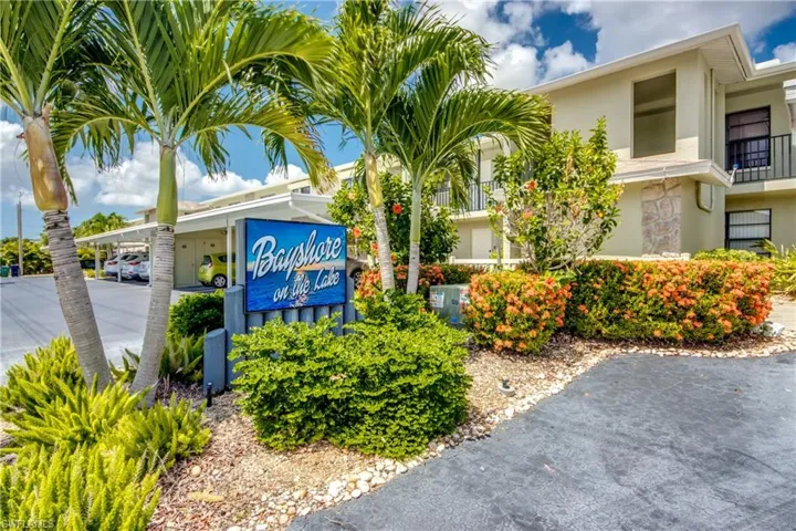 4622 SW Santa Barbara  PL, Cape Coral, FL 33914