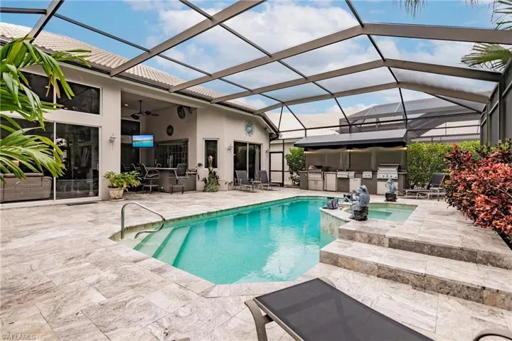 Pool & Spa
