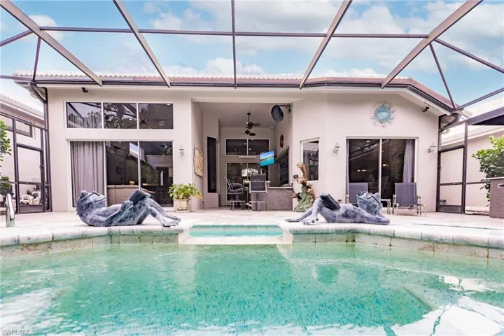 Pool & Spa