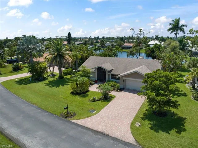 28561  Winthrop  CIR, Bonita Springs, FL 34134