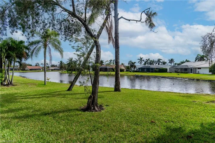 28561  Winthrop  CIR, Bonita Springs, FL 34134