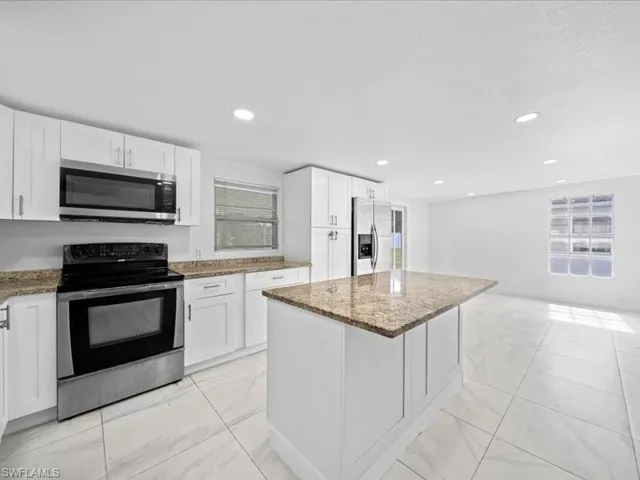 121 E 3rd St, Lehigh Acres, Florida 33936
