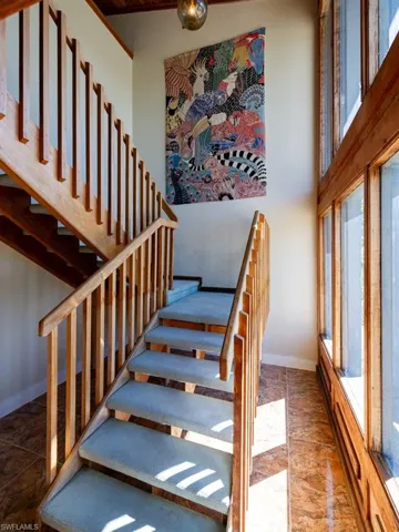 Split Level/Interior Stairs