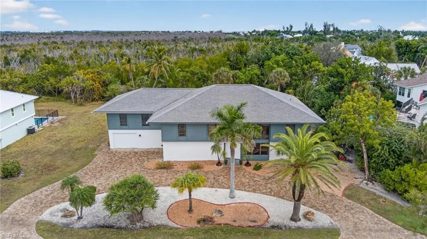 Aerial view of property and surrounding area