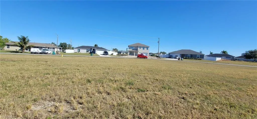 View of yard featuring a residential view