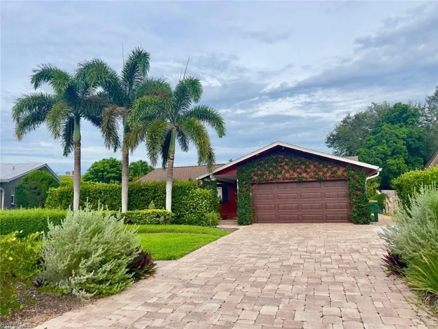 4836 Napoli Dr, Naples, Florida 34103