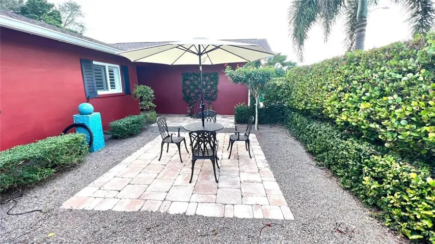 4836 Napoli Dr, Naples, Florida 34103