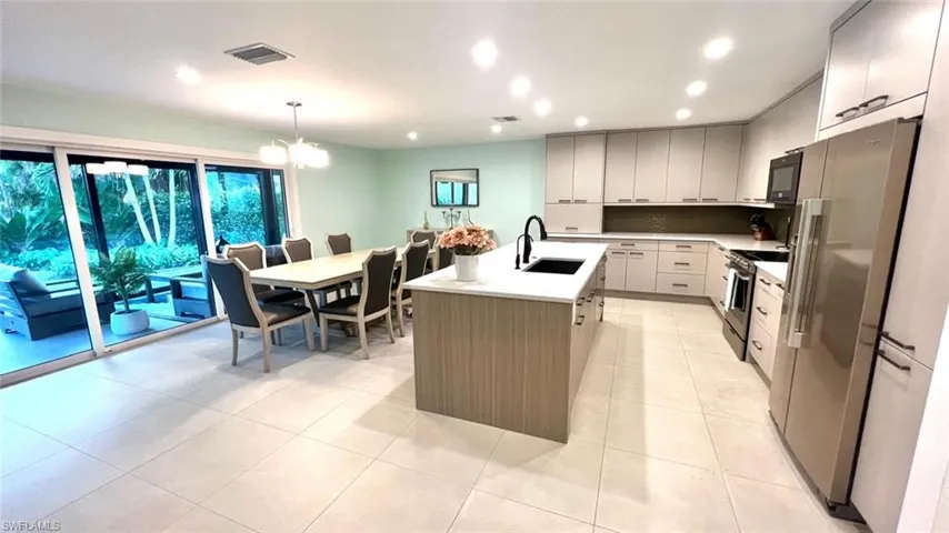 4836 Napoli Dr, Naples, Florida 34103