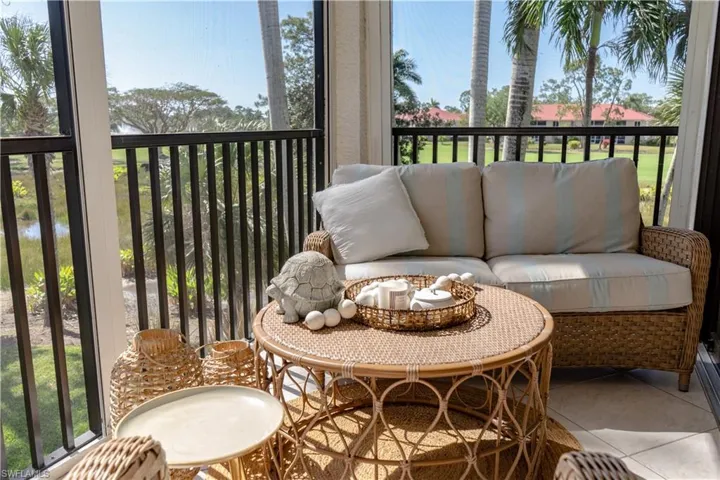 Balcony featuring outdoor lounge area